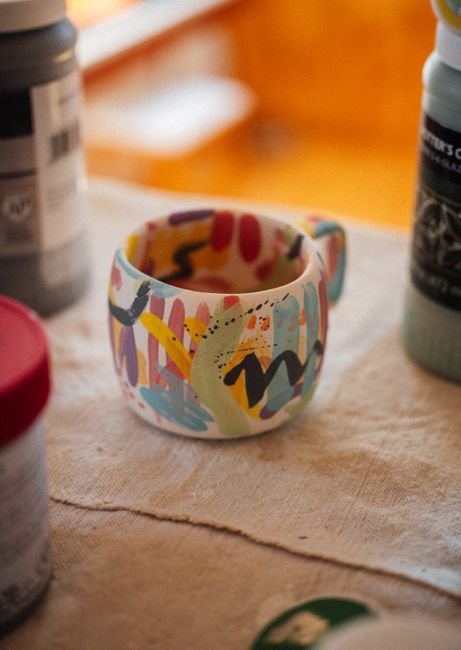Mug en céramique peint à la main aux couleurs vives